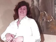 Suur vana vanaema koos hairy vagiina