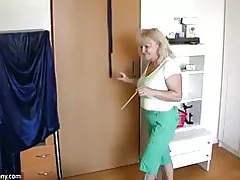 Lihav Oldnanny küps koos vana küps mängib Pussy
